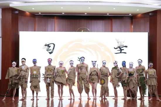 开幕式3.jpg 开幕式3.jpg