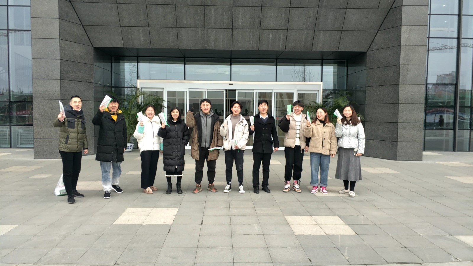 Screenshot_20191224_165730_com.huawei.himovie.jpg Screenshot_20191224_165730_com.huawei.himovie.jpg