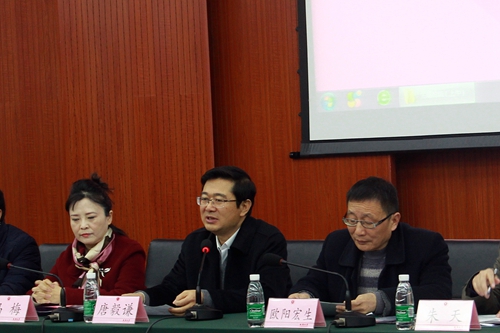 2成都大学副校长唐毅谦教授.jpg 2成都大学副校长唐毅谦教授.jpg